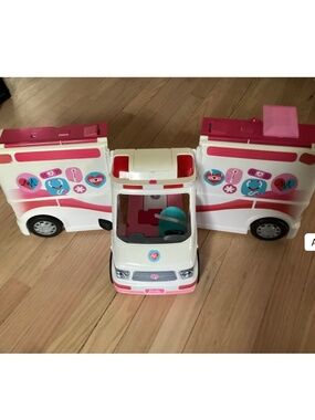 Barbie Pink and White Adventure Camper lights and sounds